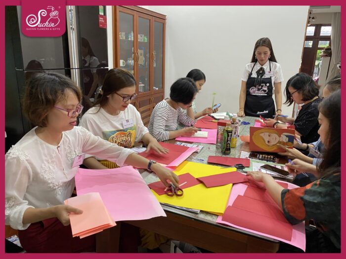 Khóa học làm hoa giấy từ cơ bản đến nâng cao – Hoa giấy Suchin